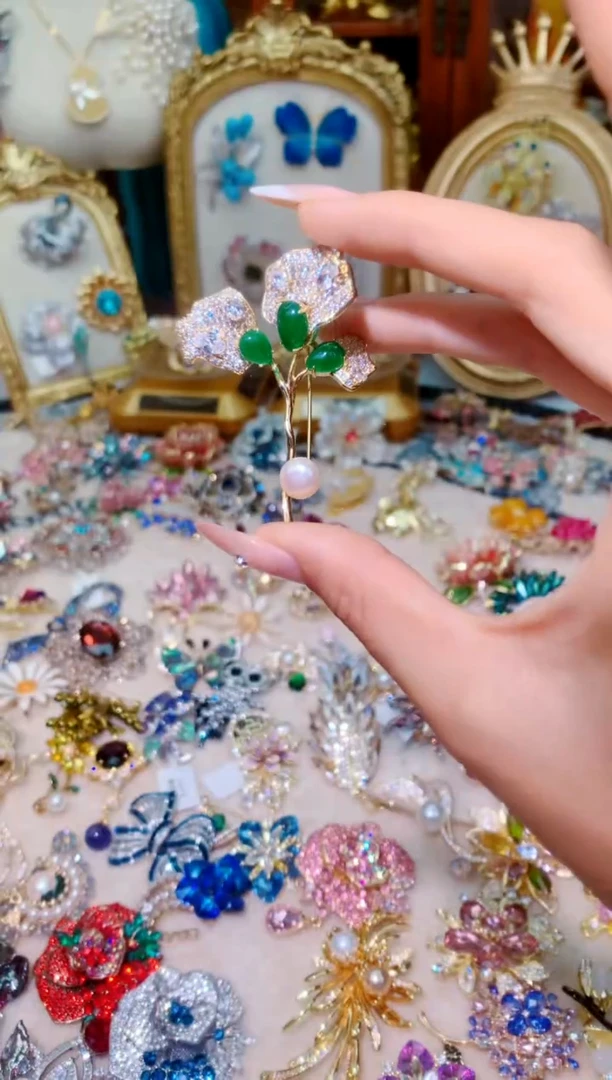 大理石铁合金胸针