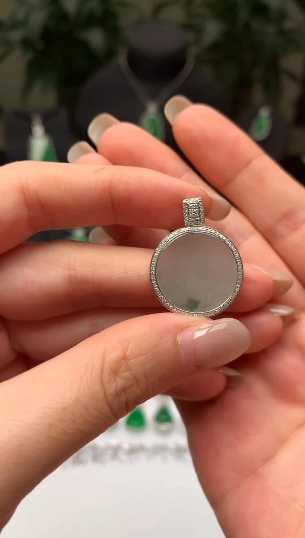 翡翠18K金镶嵌吊坠(不含链)圆牌