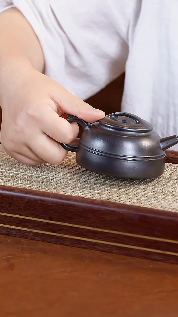 茶壶紫砂储逸平石黄腰线壶150cc