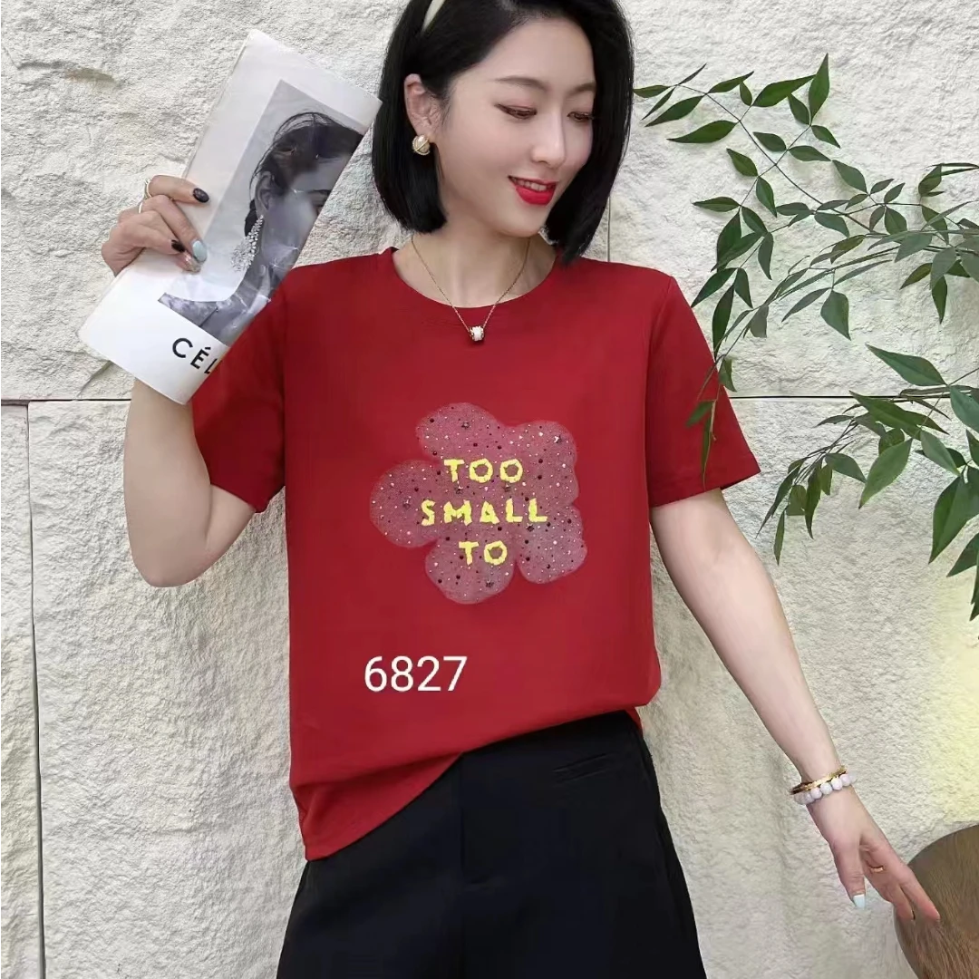 6827款胸前带花字母图案T恤(衣长62厘米）