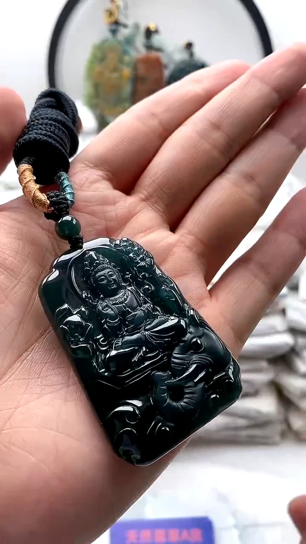 【闪购商品】翡翠颈饰未镶嵌普贤