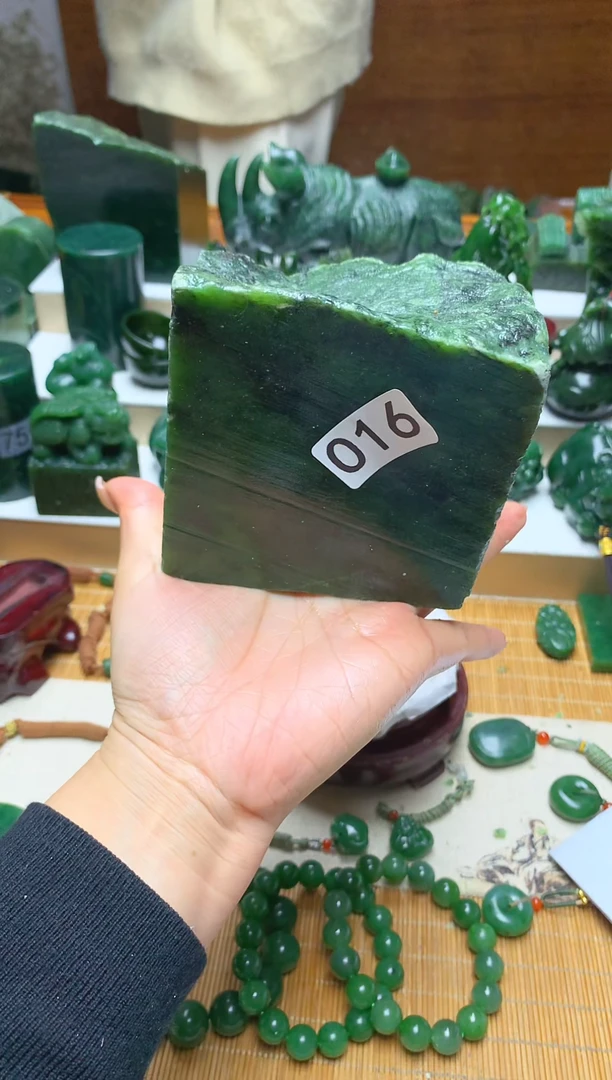 未镶嵌和田玉珠宝半成品1