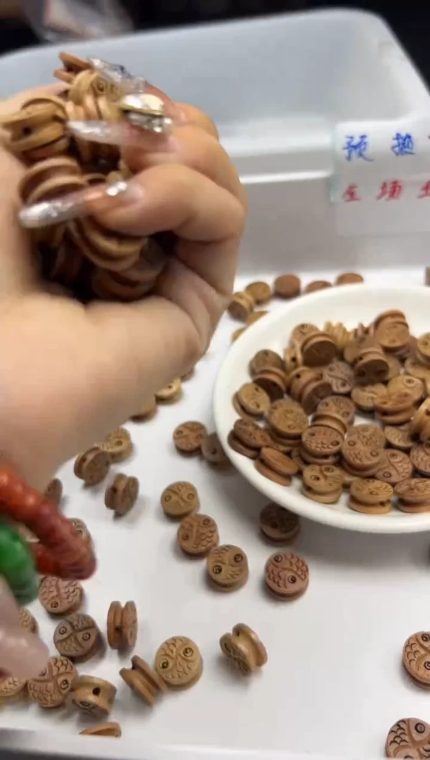 檀香木散珠x701桃木小扁八卦鱼*3个