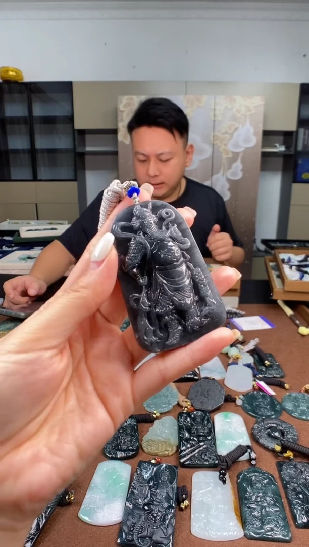 颈饰未镶嵌翡翠多样性发其一