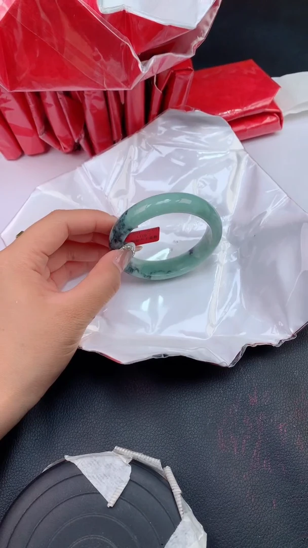 【闪购商品】翡翠手镯未镶嵌天然缅甸A货翡翠手镯