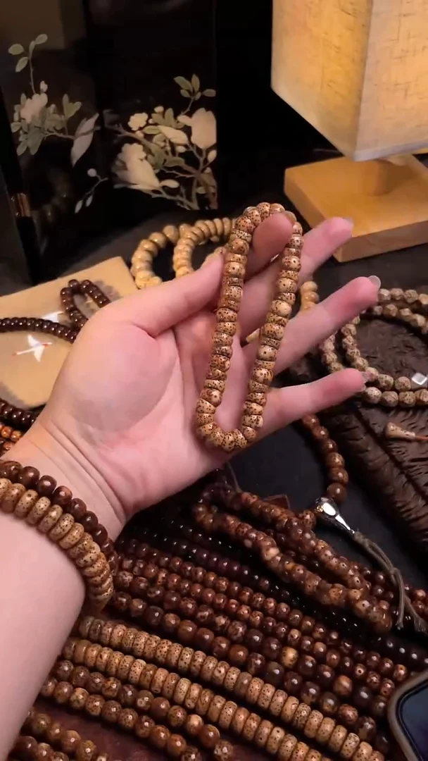 手串星月菩提精工级浅珀大肠10*7手持