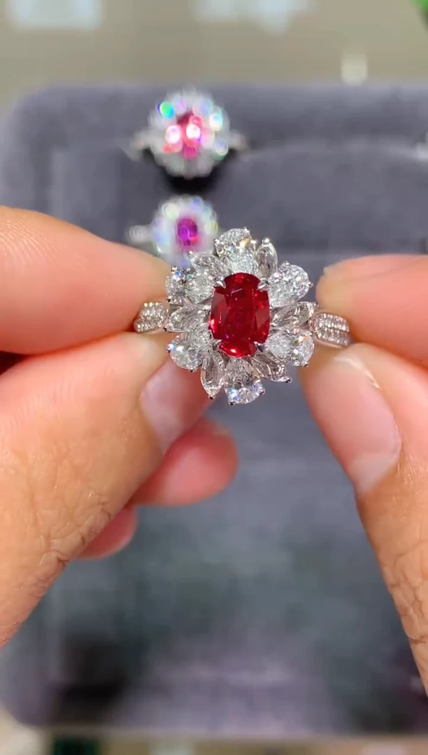 18K金镶嵌戒指红宝石1.04ct 无烧鸽血红