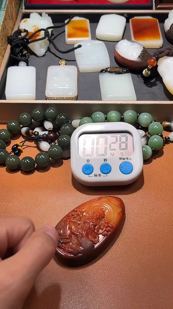 未镶嵌和田玉把件齐***。和田玉