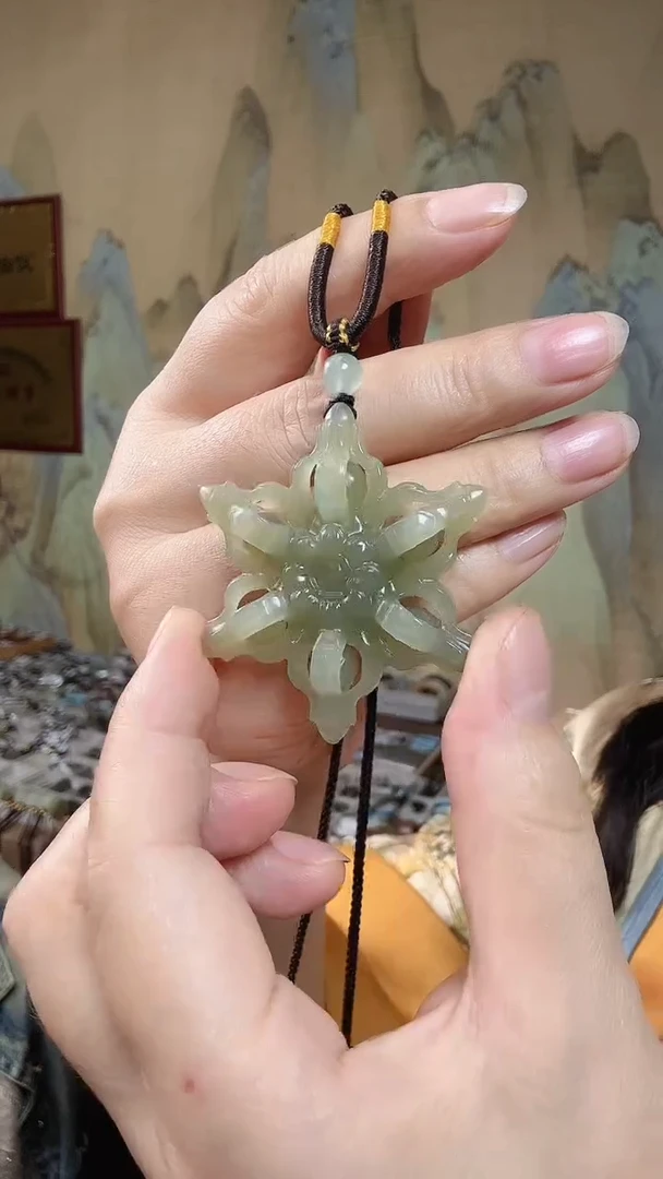 颈饰未镶嵌和田玉.