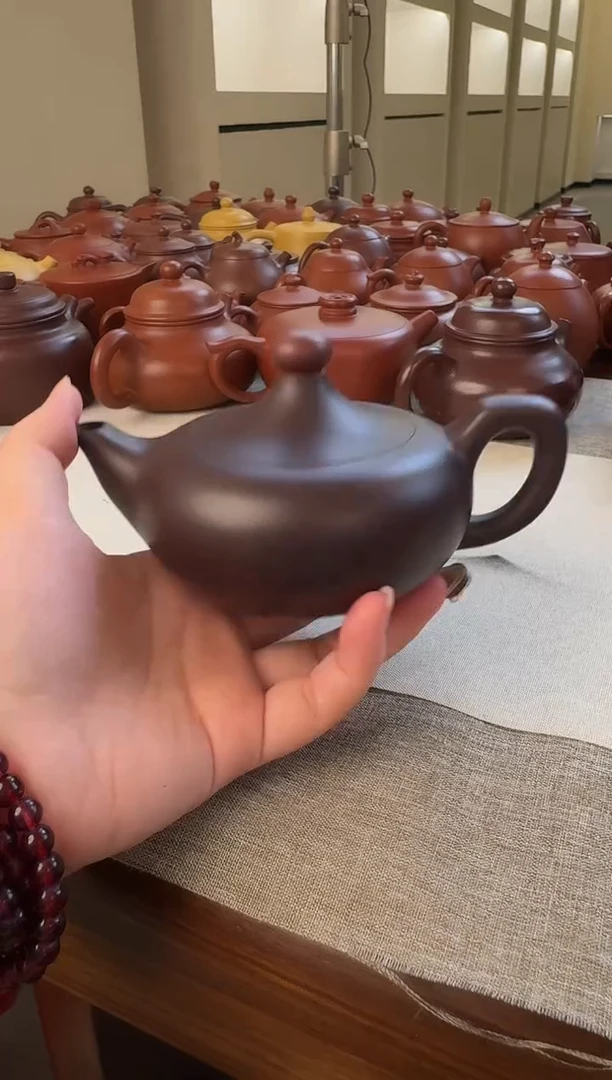 紫泥鸿运当头200cc手工紫砂壶