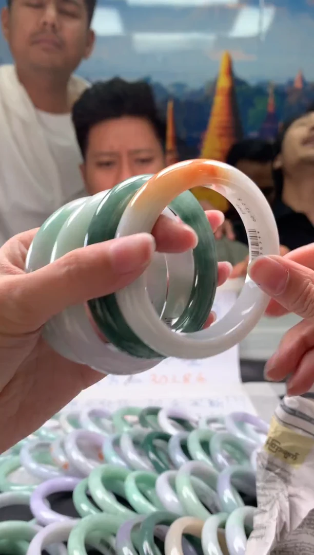 【闪购商品】翡翠手镯未镶嵌翡翠手镯 展示链接