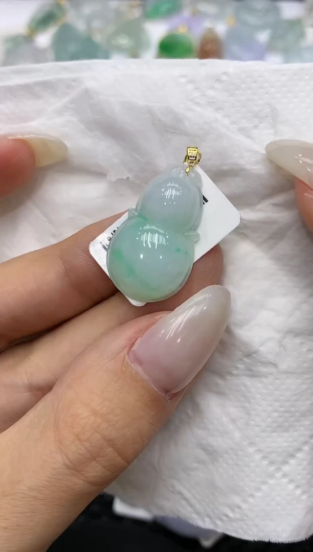 颈饰18K金镶嵌翡翠111111111111