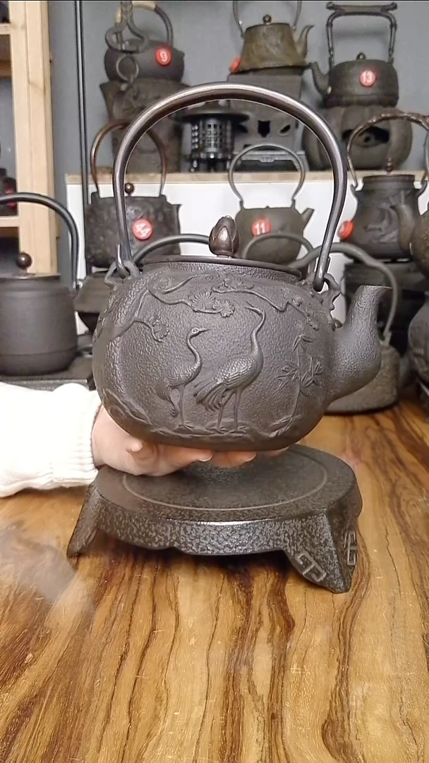 铸铁精铸龟鹤延年铁壶1200毫升