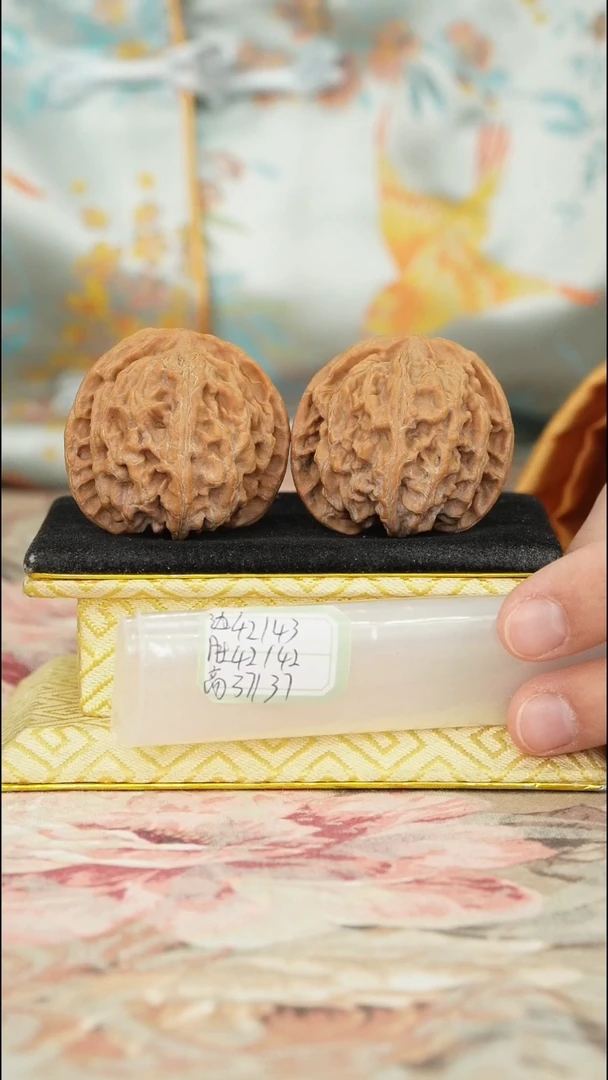 【闪购商品】文玩核桃把件苹果园