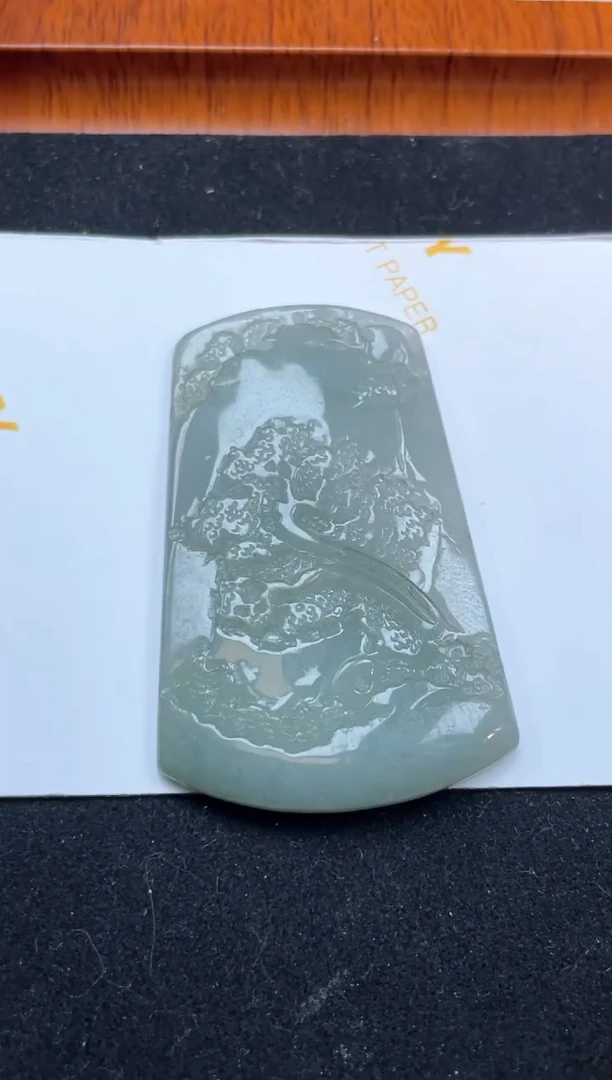 【闪购商品】翡翠颈饰未镶嵌山水