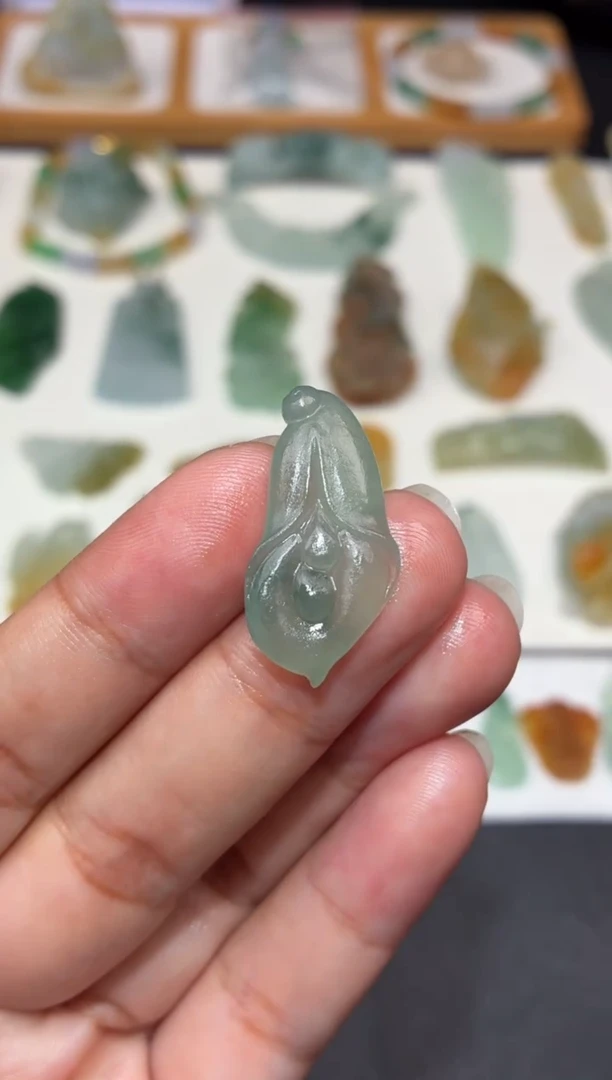 未镶嵌定制翡翠玉兰花