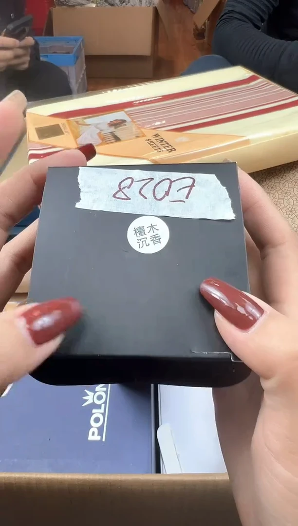 万****)E028