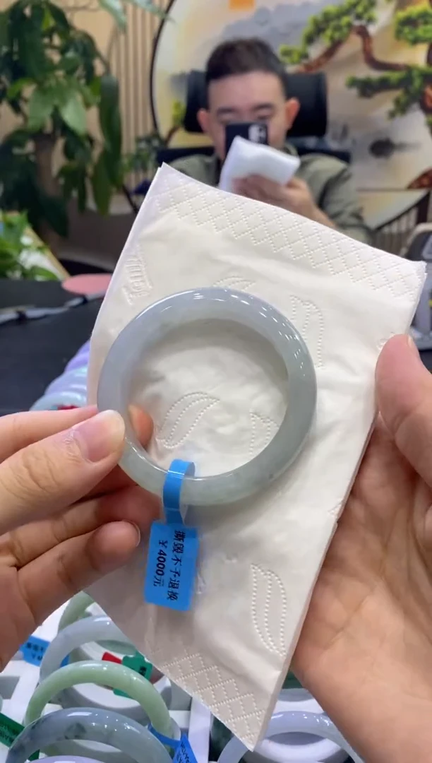 翡翠手镯未镶嵌9614