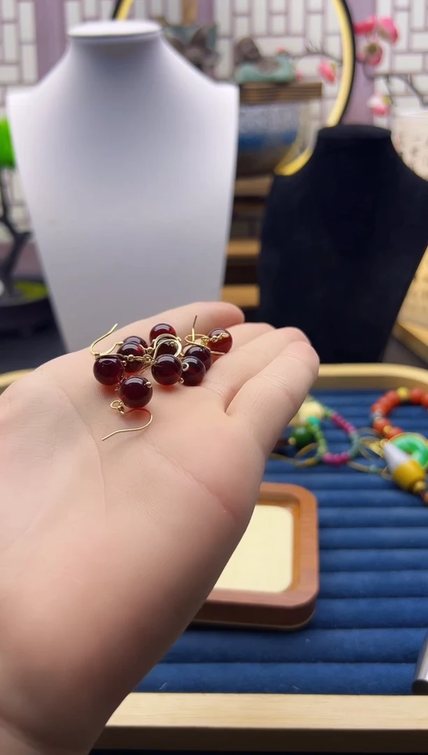 【闪购商品】血珀耳饰14K金镶嵌E29