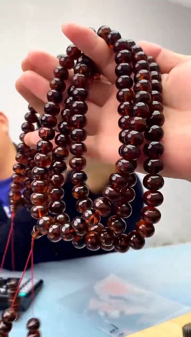 琥珀未镶嵌珠宝奇石抚顺血珀发一件