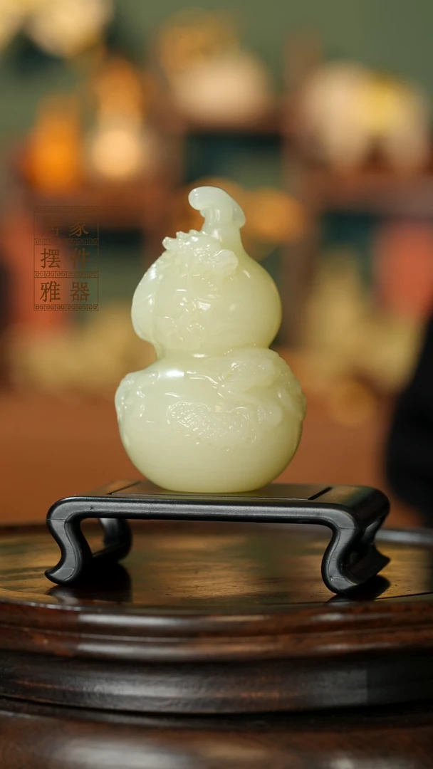玉《龙缠葫芦》摆件