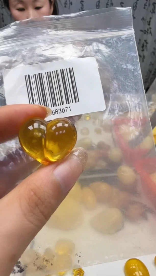 裸石琥珀未镶嵌如图