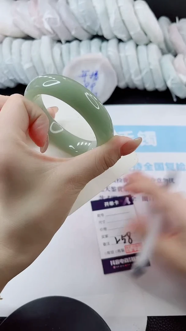 未镶嵌手镯石英质玉多样性发货L58