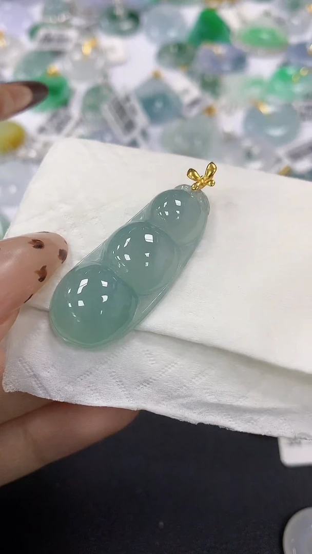 颈饰18K金镶嵌翡翠a货假一赔三支持复检百元上9元证书费自理