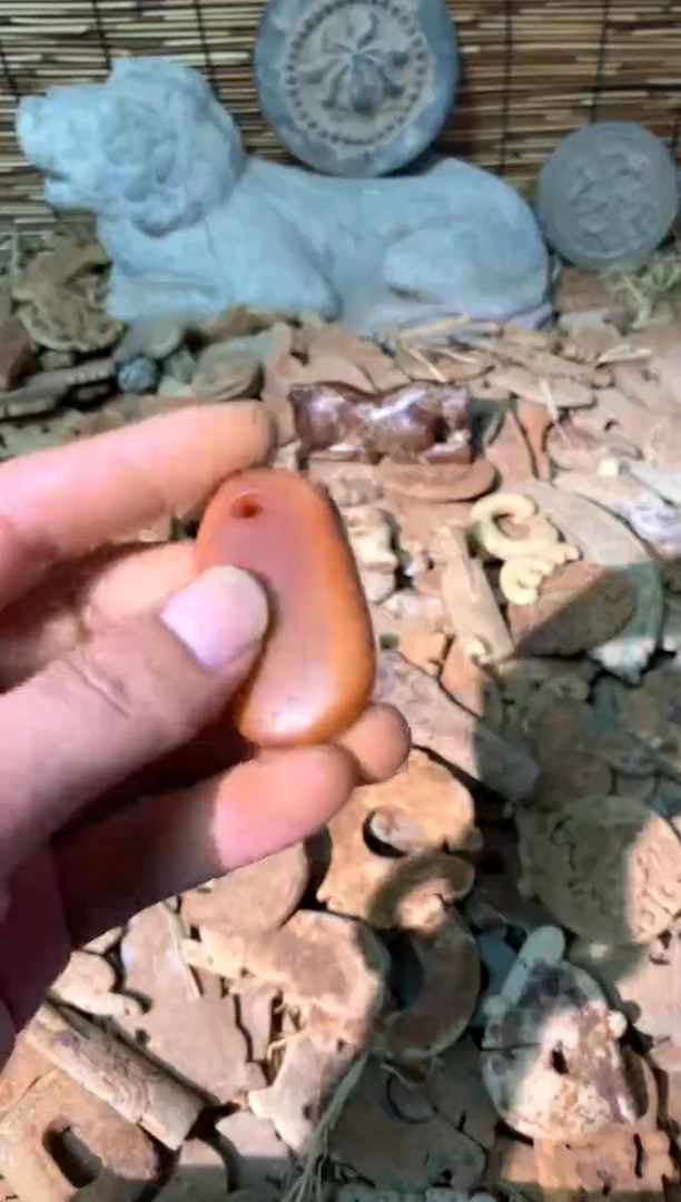 和田玉未镶嵌挂件以直播间实物图片为准