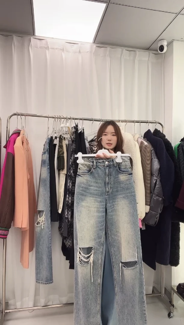 编号102  ethor 牛仔破洞裤XS码  68腰围   已开价