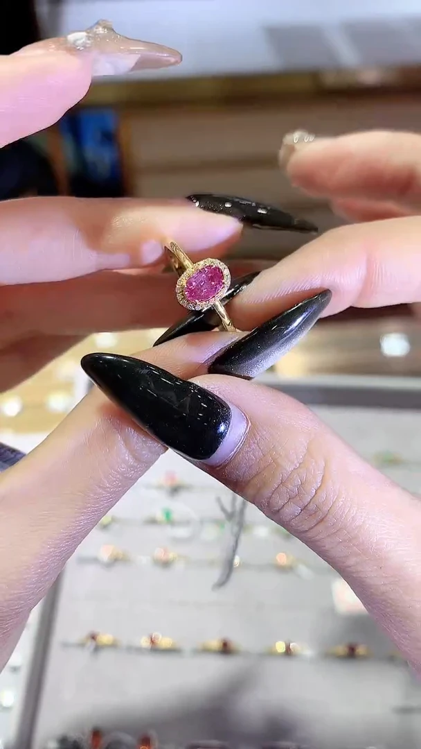 【闪购商品】蓝宝石戒指18K金镶嵌粉色蓝宝石