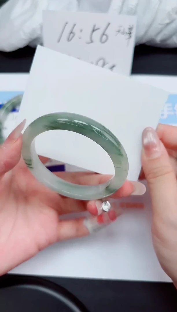 石英质玉手镯未镶嵌108-54.7