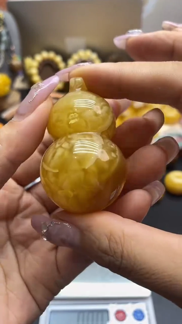 琥珀未镶嵌珠宝奇石2183