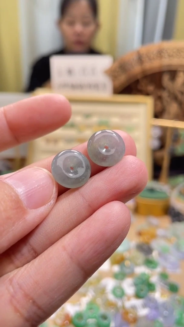 颈饰未镶嵌翡翠平安扣一对