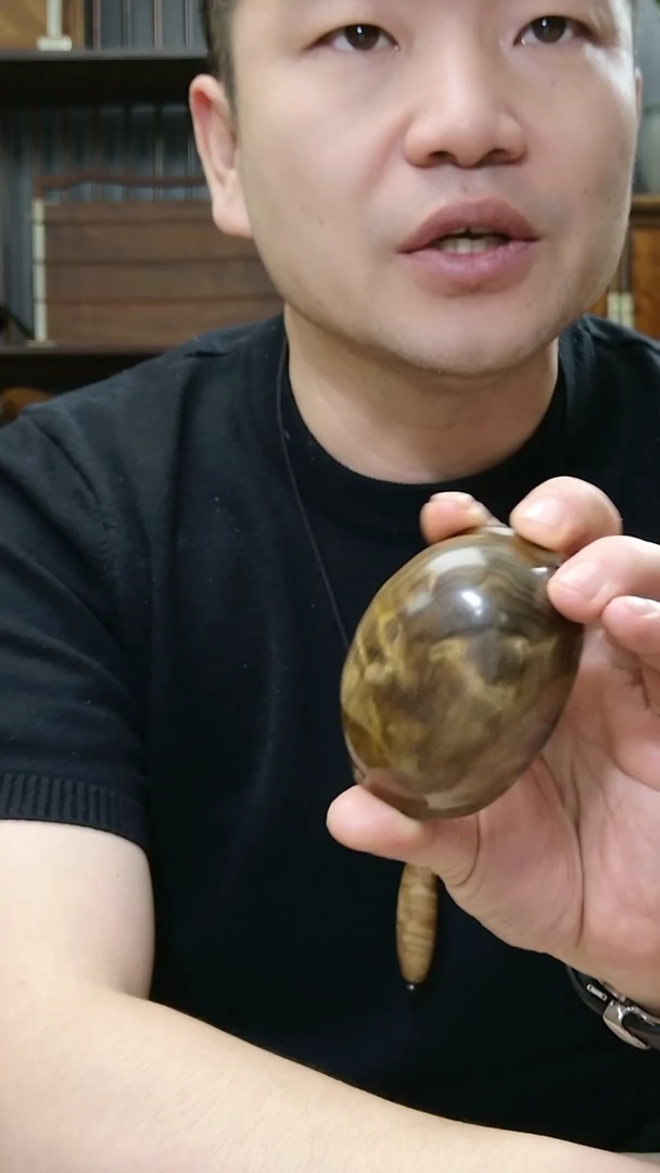 金丝楠金丝楠木龙胆纹富甲手把件