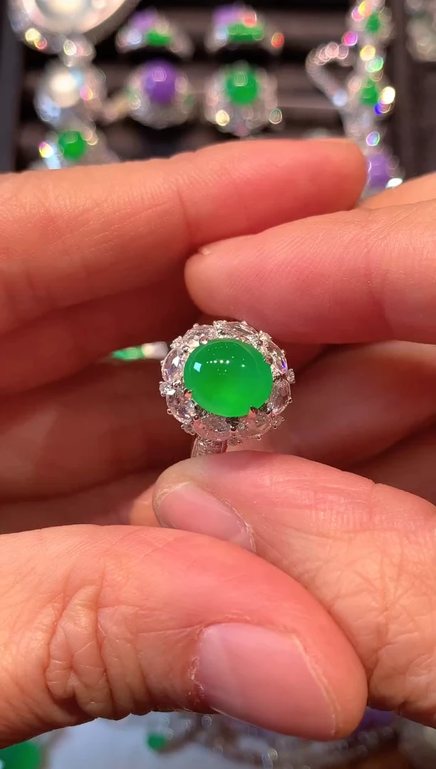 18K金镶嵌戒指翡翠翡翠