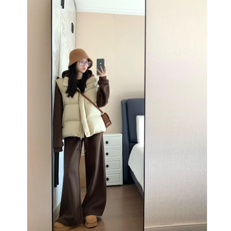 秋冬穿搭一整套韩系高级感保暖马甲外套咖色连帽卫衣阔腿裤三件套