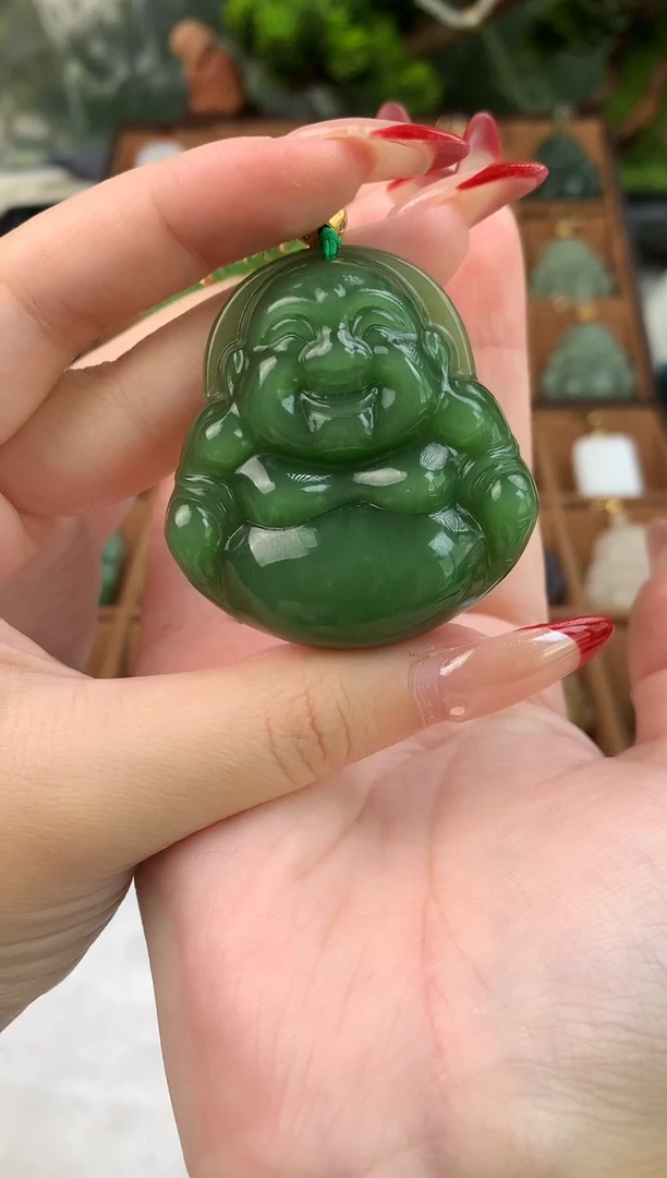 颈饰未镶嵌和田玉吊坠