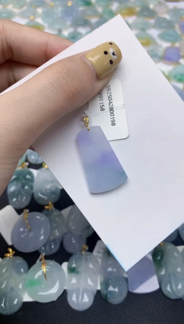 翡翠18K金镶嵌颈饰天然A货翡翠