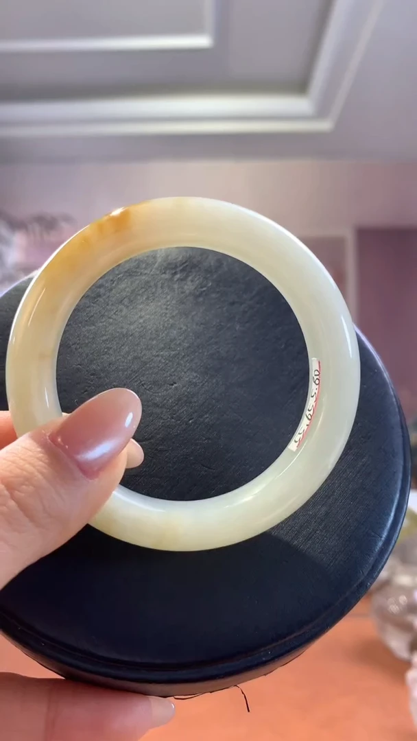 【闪购商品】和田玉手镯未镶嵌新疆糖手镯55