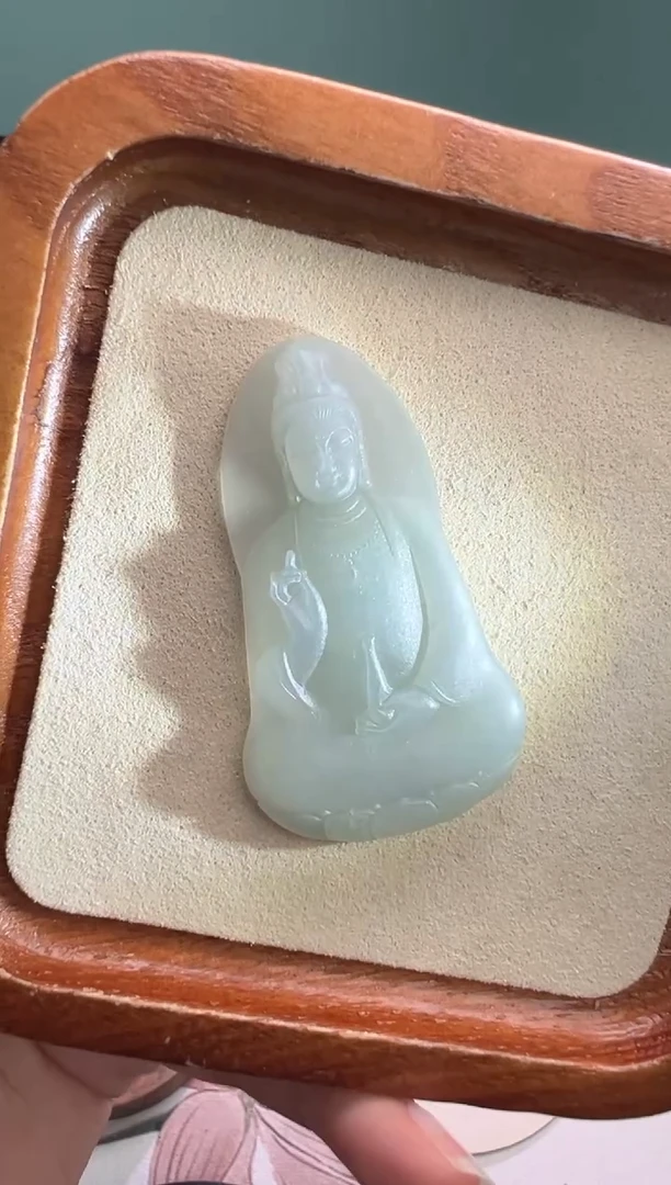 未镶嵌定制翡翠晴底素衣