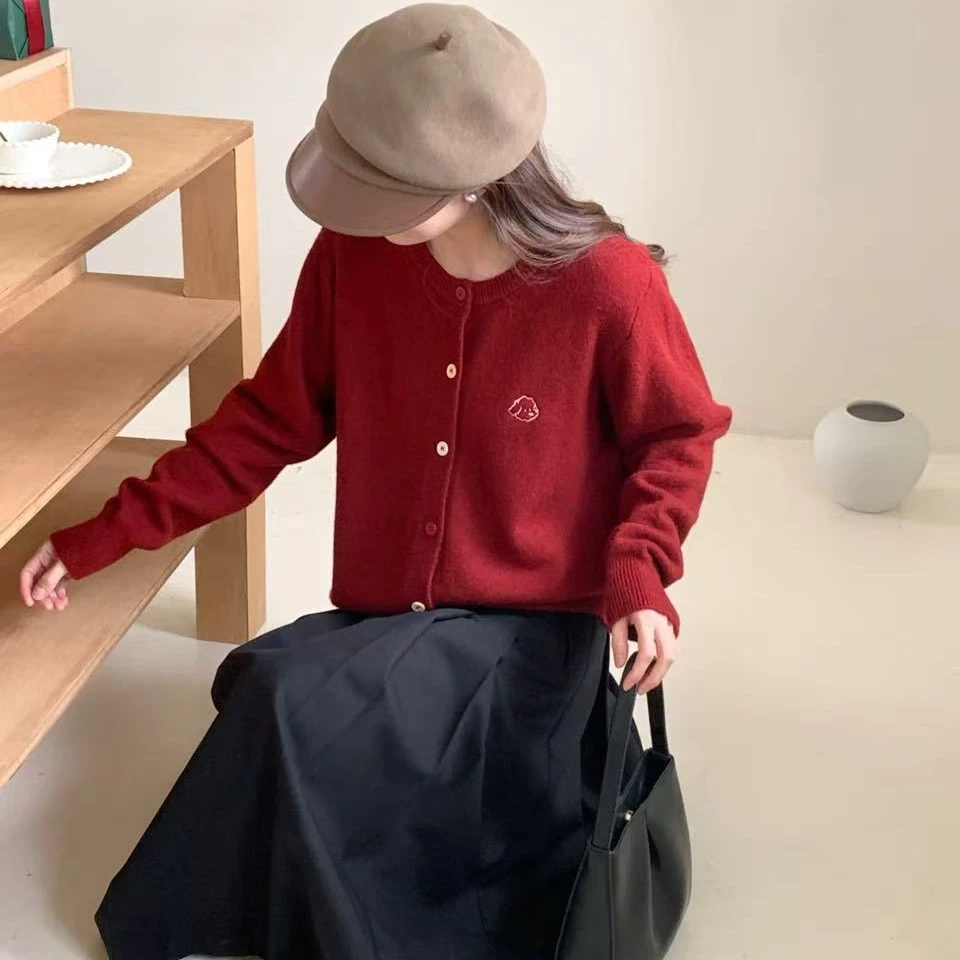 大美  新年款云朵狗刺绣针织开衫 8068