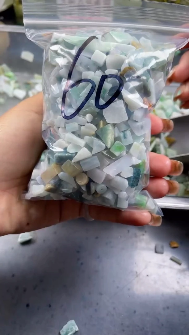 配石翡翠天然翡翠迷你500克60