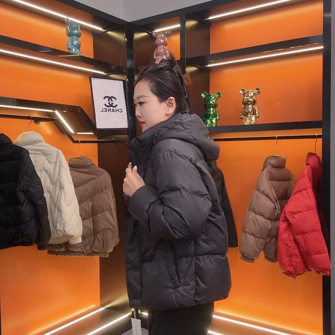 白鸭绒冬季新款连帽加厚时尚羽绒服女款休闲百搭女士宽松保暖