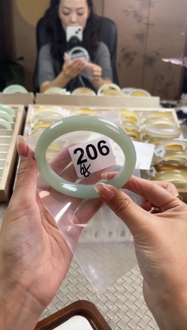 未镶嵌手镯石英质玉程****.206