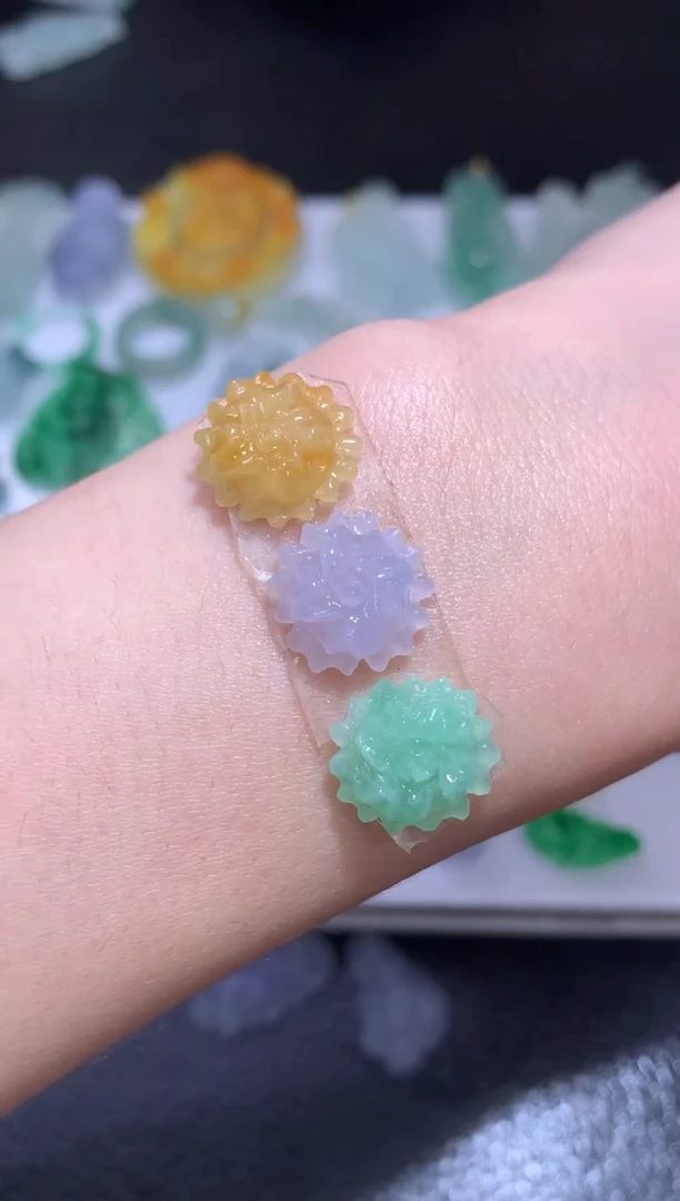 定制翡翠未镶嵌三朵花