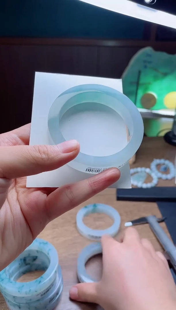 定制翡翠手镯未镶嵌侯定制