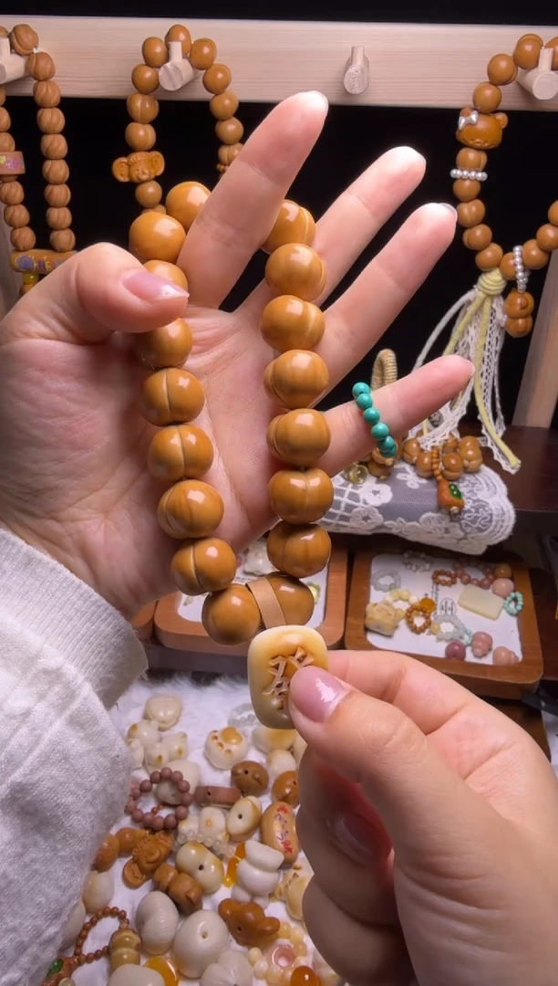 吊坠猴头核桃浩*哥微瑕光面柯基绿跑环发财三通新绿流苏