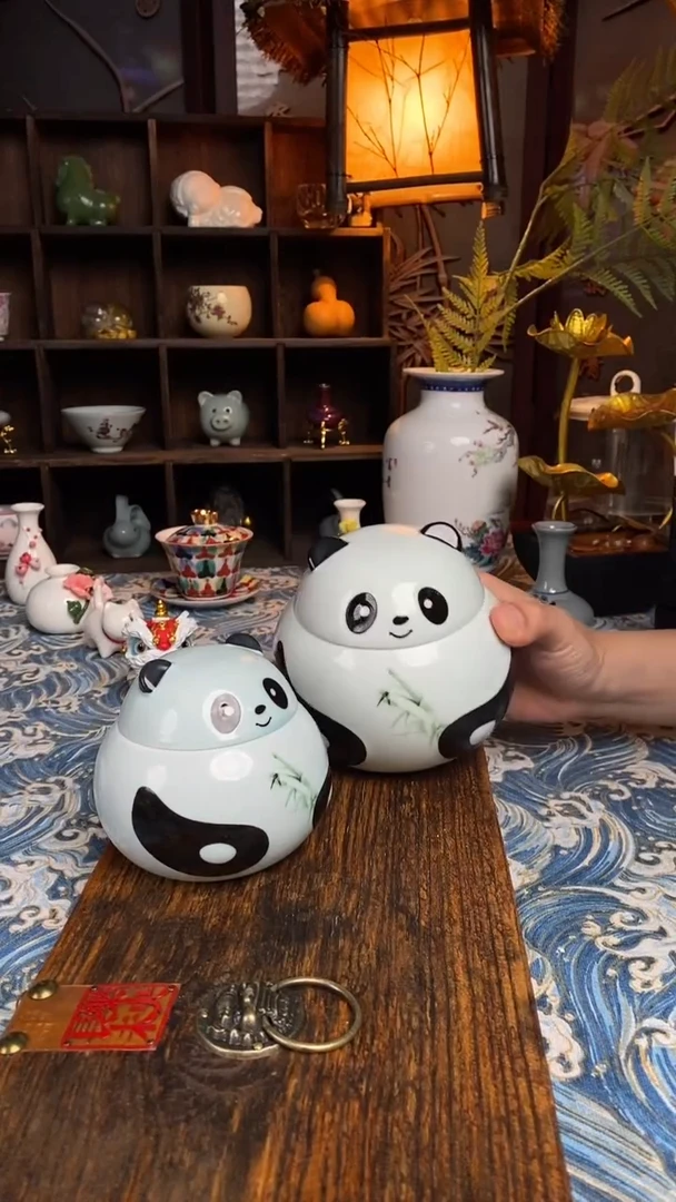 大小熊猫茶叶罐一对