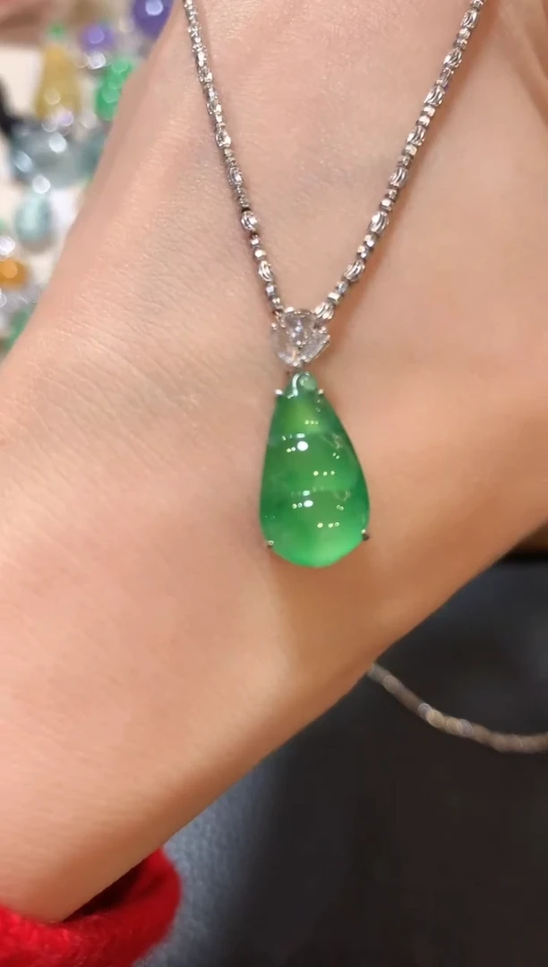 吊坠(不含链)18K金镶嵌翡翠m12